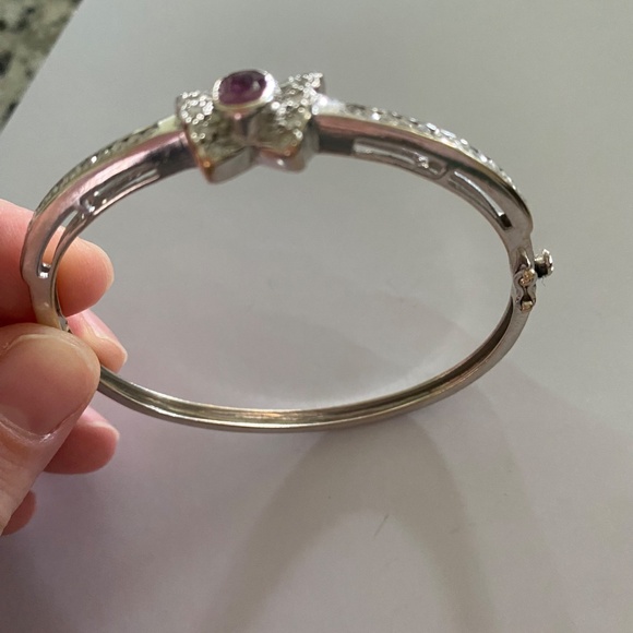 Vintage 18K White Gold Butterfly Bangle with Ruby & Diamonds - Picture 6 of 12
